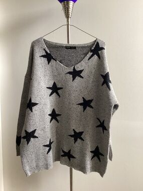 Oversized grey sweater with black stars